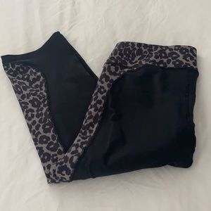 Pedal pusher yoga pants